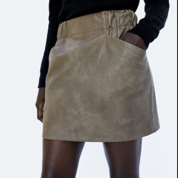 Zara Faux Leather Mini Skirt with Pockets - Picture 1 of 10